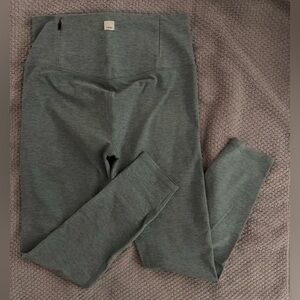 Vuori Clean Elevation Leggings, Size Medium
